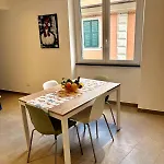 شقة Civico25 *